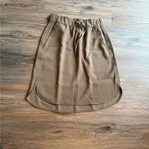 Lululemon On the Fly skirt sz 4 woven frontier